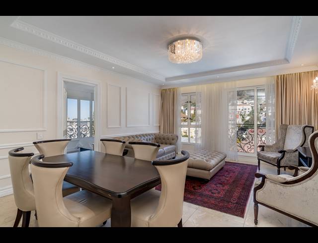 2 BEDROOM APARTMENT TO LET IN SEA POINT